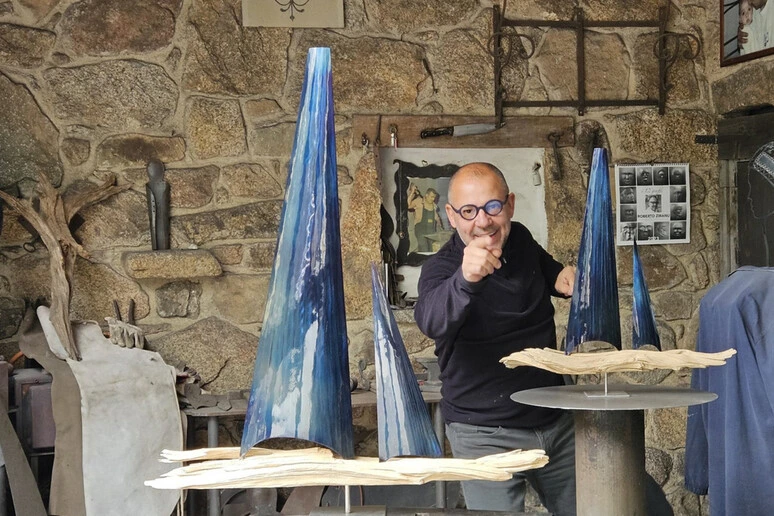 Il trofeo dell'America's Cup a Cagliari firmato dall'artista sardo Ziranu