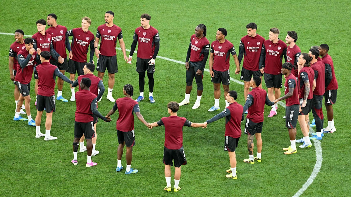 Champions League: Star-Gast bei Arsenal-Abschlusstraining aufgetaucht
