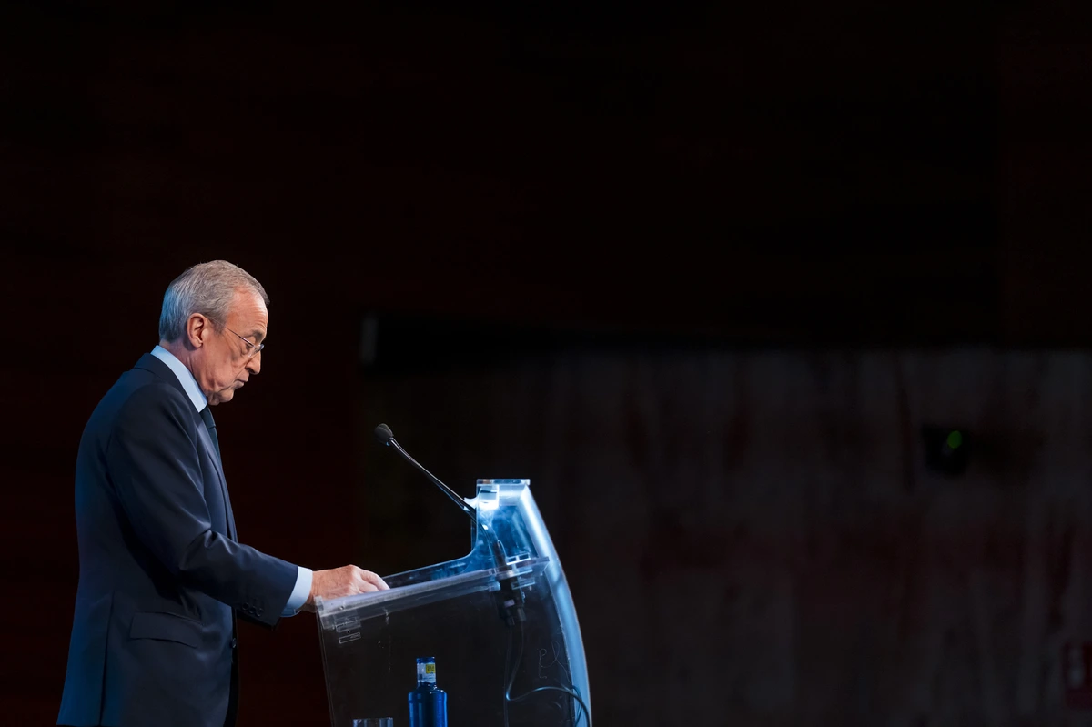 Ataque contra defensa, las diferencias (y similitudes) entre las propuestas de Florentino y Riquelme para el Real Madrid