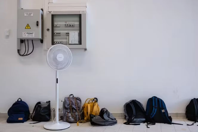 Bac professionnel sous canicule : dans un lycée de Toulouse, « il est hors de question d’installer des climatisations, donc on a recours au système D »