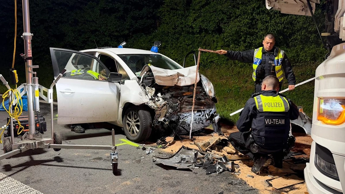 Auf der Autobahn 2 bei Hamm: Geisterfahrer kracht in Lkw und stirbt