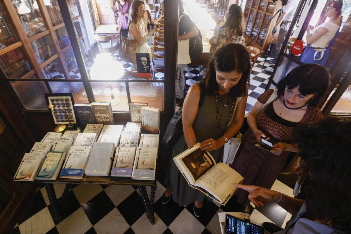 25 años del Cementerio de los Libros Olvidados: "A Carlos Ruiz Zafón no le interesaba mucho la Barcelona moderna"