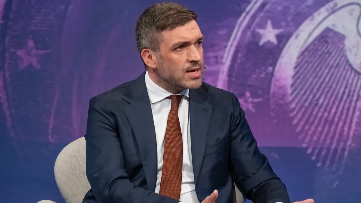 Konstantin Kuhle meldet sich zu Wort: Abrechnung mit Kubicki aus der eigenen Partei