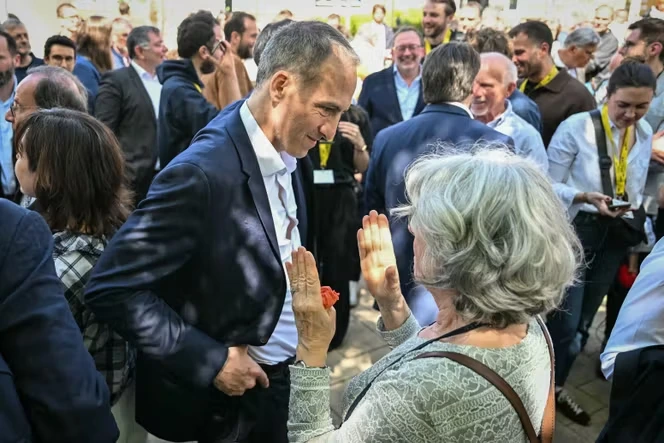 Raphaël Glucksmann teste ses chances pour la présidentielle de 2027 avec un livre et un premier grand meeting électoral