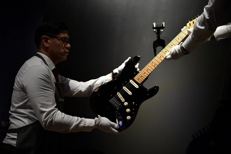 Fender entra in guerra contro le copie della Stratocaster