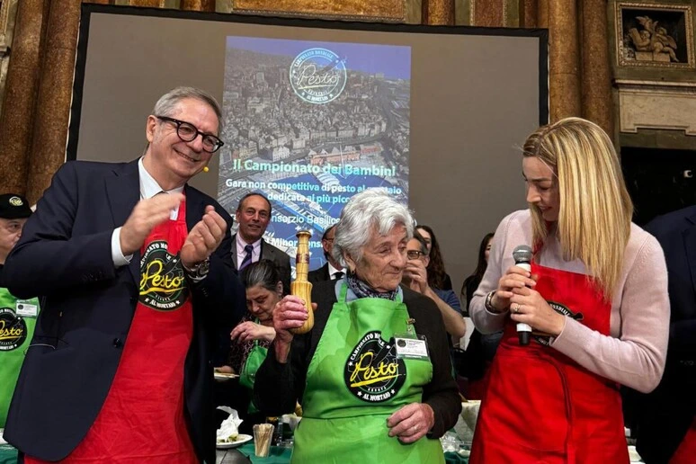 Una nonna di 85 anni vince il campionato mondiale di pesto genovese