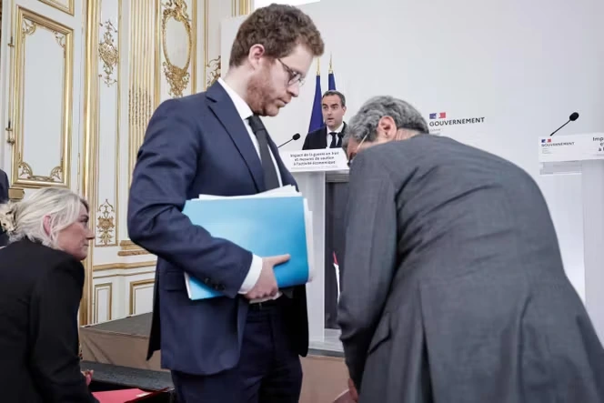 Prix des carburants : Sébastien Lecornu amplifie les aides sans s’avancer sur leur financement
