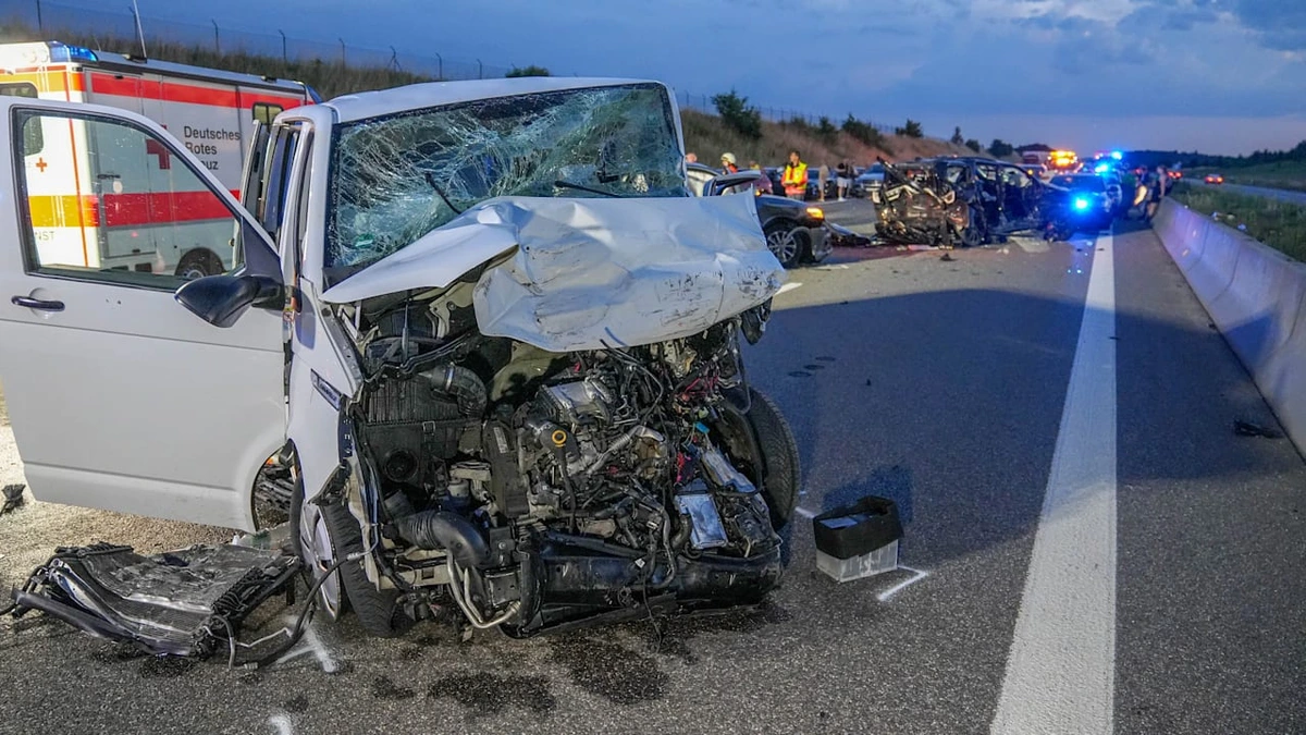 Landkreis Heilbronn: Massencrash auf der A6! Acht Kinder schwer verletzt