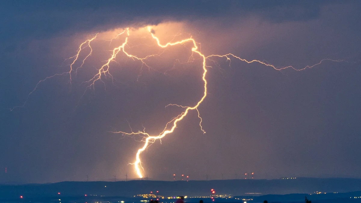Wetter hat kurze Zündschnur: Wo es am Sonntag heftig kracht
