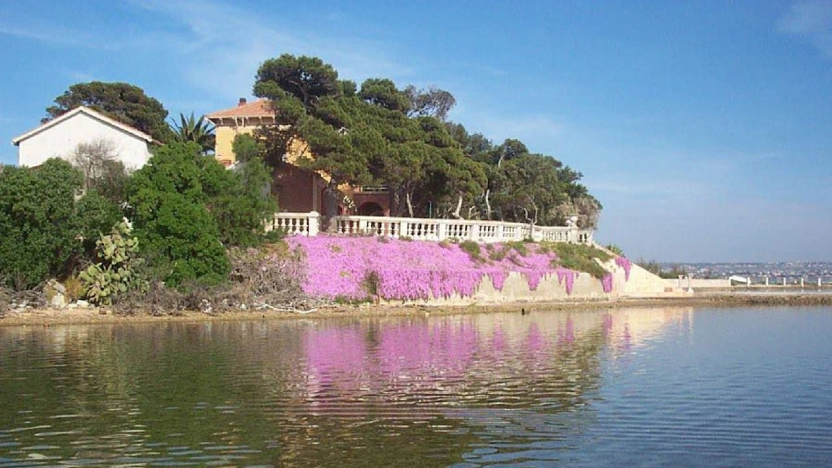 Privatinsel vor Sizilien sucht neuen Besitzer: Villa direkt am Meer
