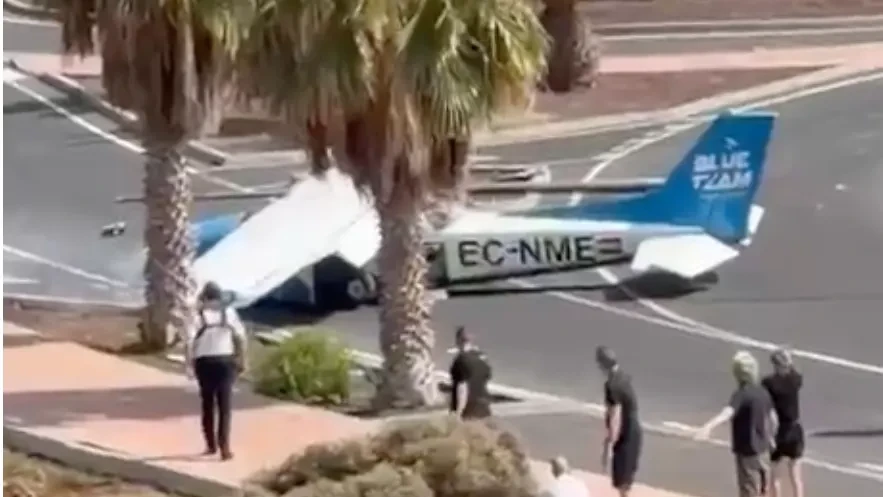 Flugzeugabsturz auf Teneriffa: Maschine kracht auf Straße