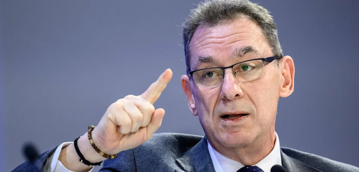 Pfizer-Chef sagt Merz für Investitionsgipfel ab – und stellt Investitionen auf den Prüfstand