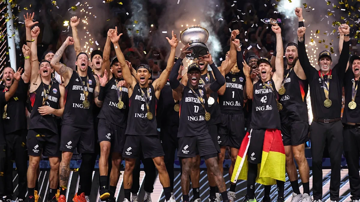 Weltmeister holen deutsche Basketball-Legende Mithat Demirel