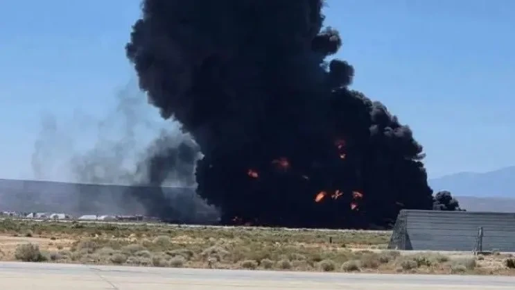 US-Bomber B-52 stürzt kurz nach Start in Kalifornien ab