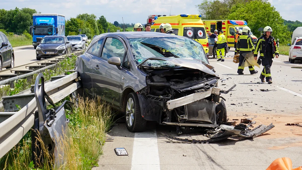 Falschfahrerin auf A14: Ein Toter und drei Schwerverletzte bei Unfall