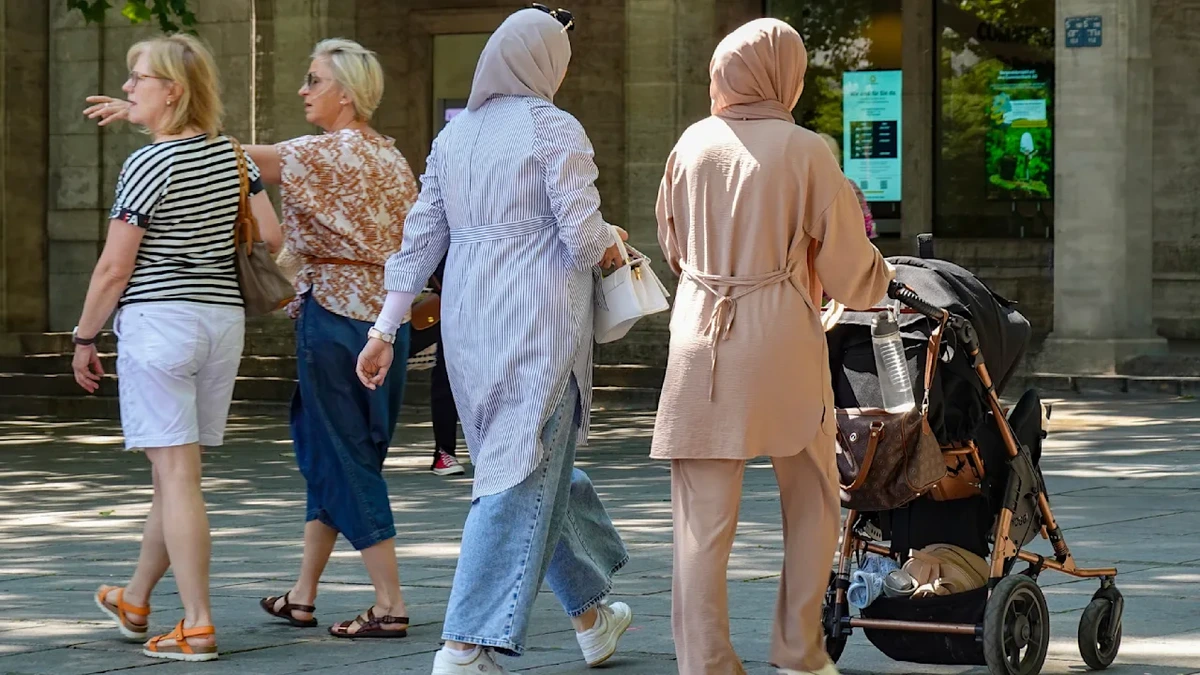 „Bedeckte Mode boomt“: ARD-Sender feiert Scharia-Kleidung als Modetrend