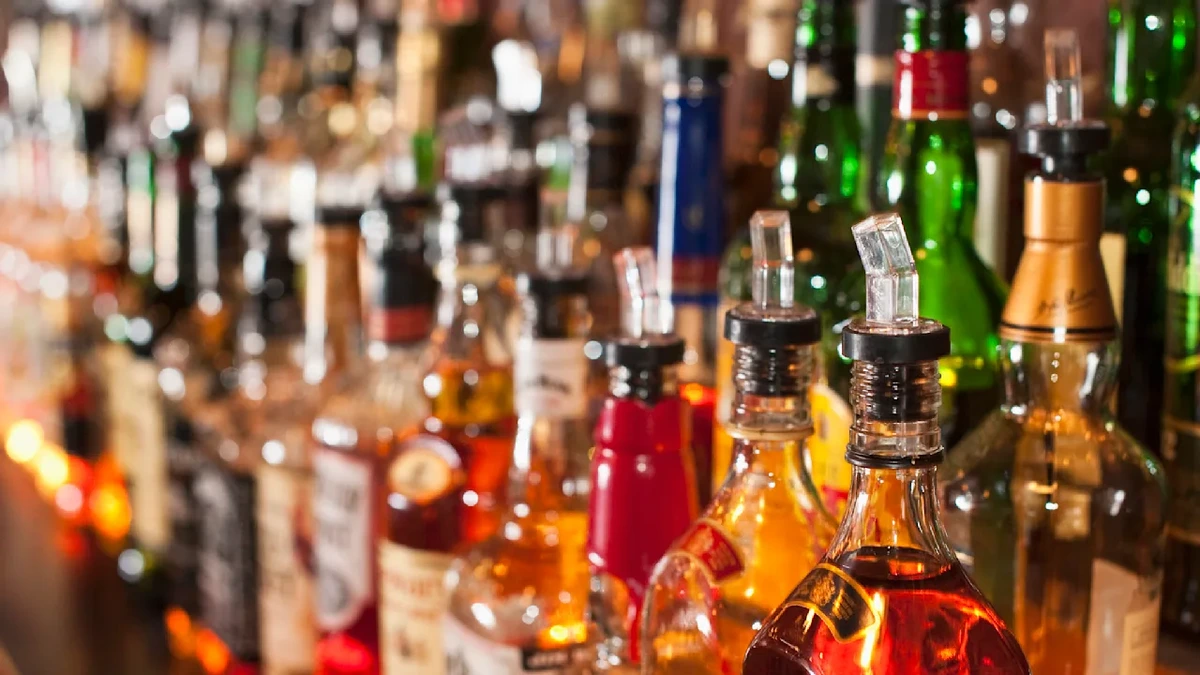 US-Teenie trinkt sich in den Tod, Mutter angeklagt: 173 leere Alkoholfalschen entdeckt