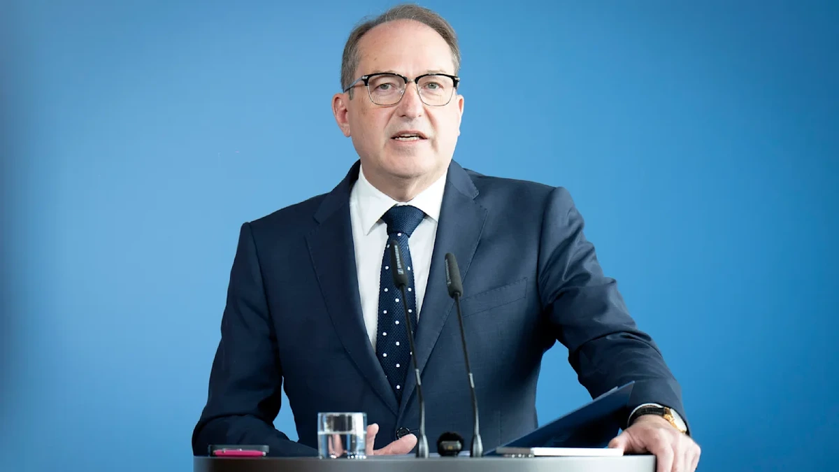 Innenminister in großer Sorge: Politische Straftatenklettern auf neuen Rekord