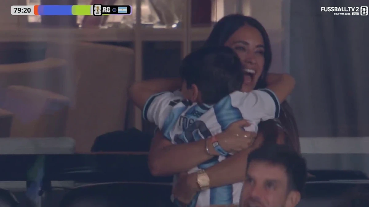 WM 2026: 6. Tor des Superstars: Antonela jubelt über Messi-Freistoßtor