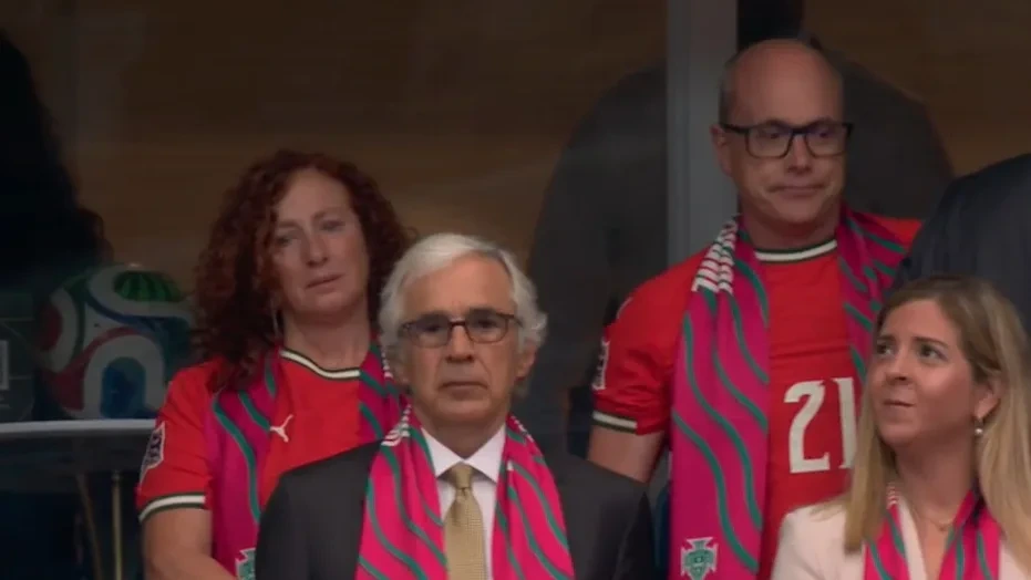 Eltern auf der Tribüne: Emotionale Jota-Szene im Stadion