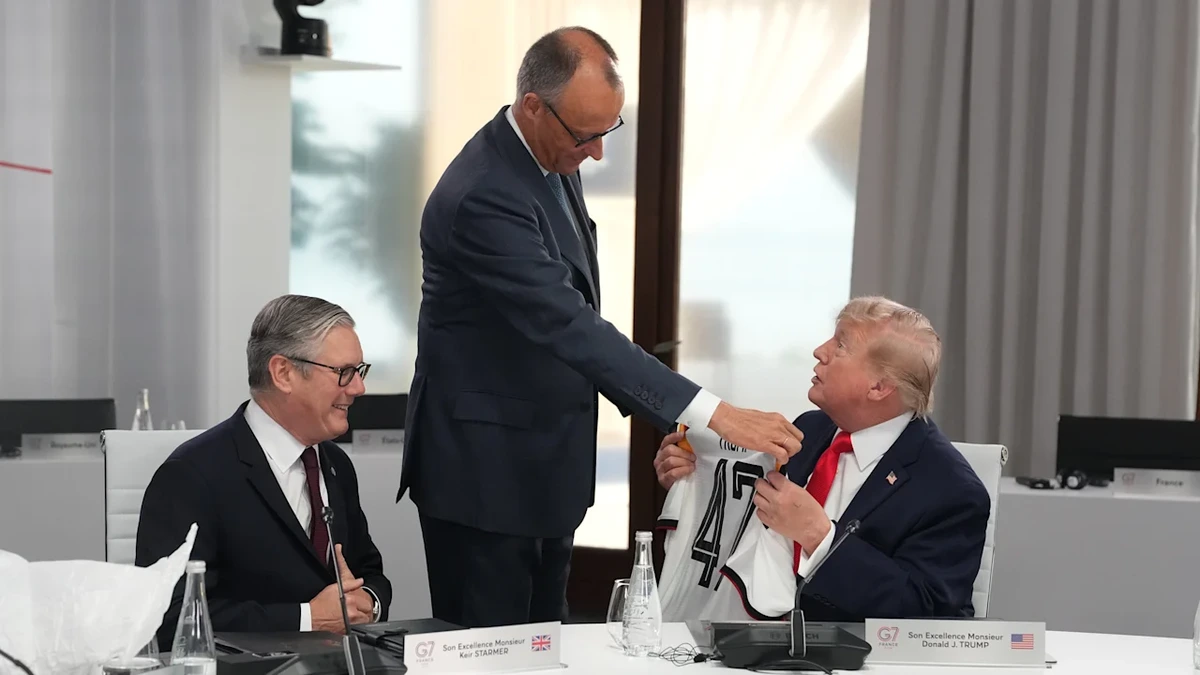 Trump erhält DFB-Trikot von Merz – Kann Geschenk das Verhältnis kitten?