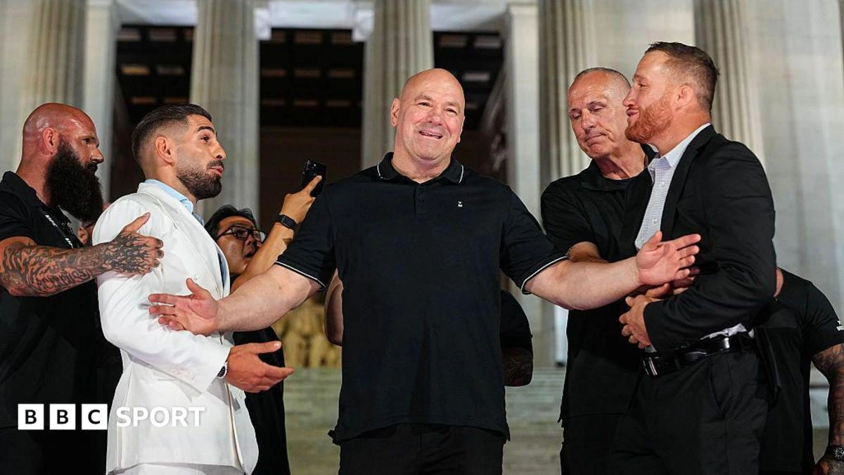 Topuria shoves Gaethje in front of Lincoln Memorial