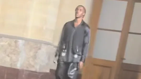 FC Bayern: Mathys Tel als Model bei Y-3-Show – Serge Gnabry bei der Fashion Week in Paris!