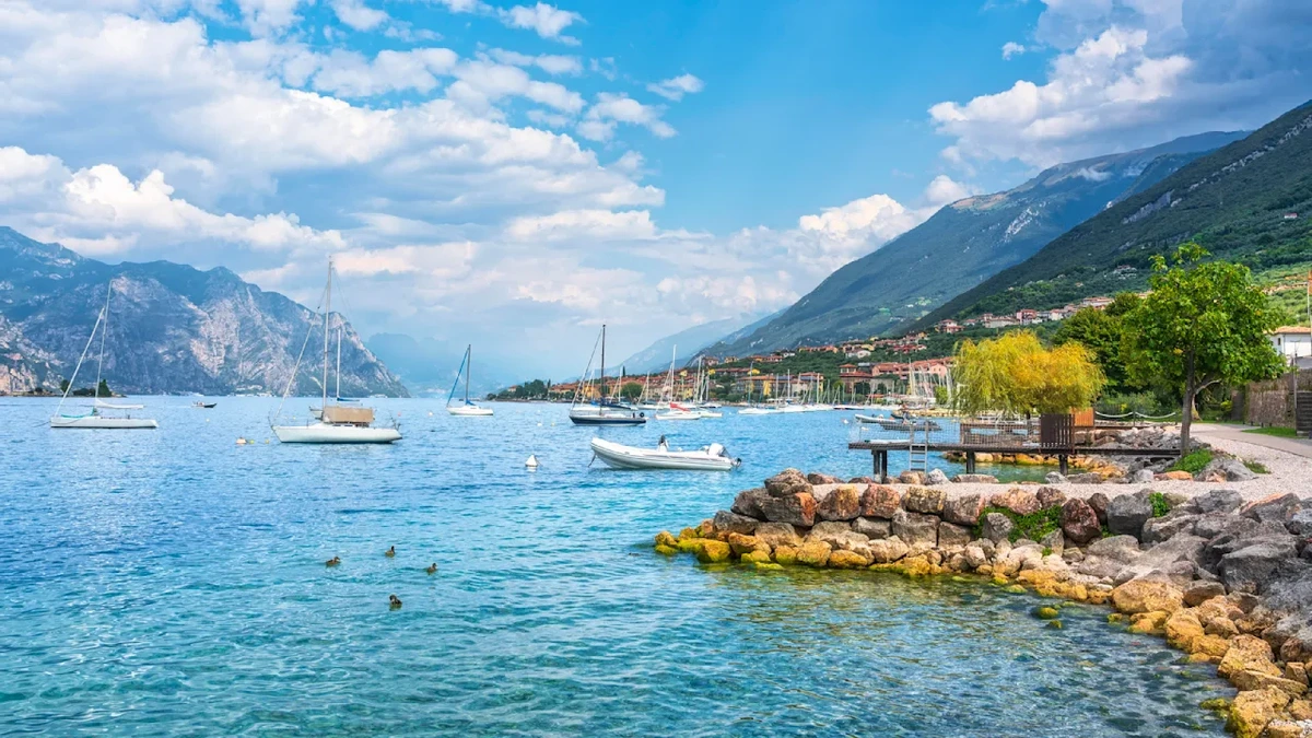 Nach Essen in Fisch-Restaurant: Deutscher Tourist stirbt am Gardasee
