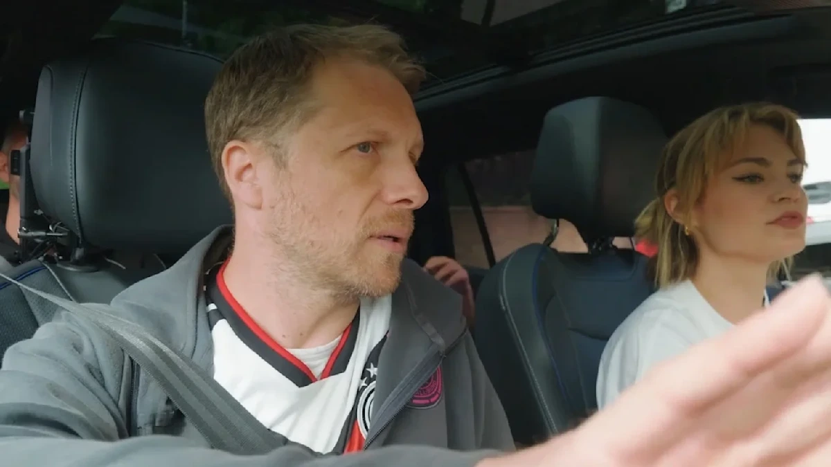 WM-Quiztaxi in Köln: Dieses Kroos-Tor vergisst Pocher nie!