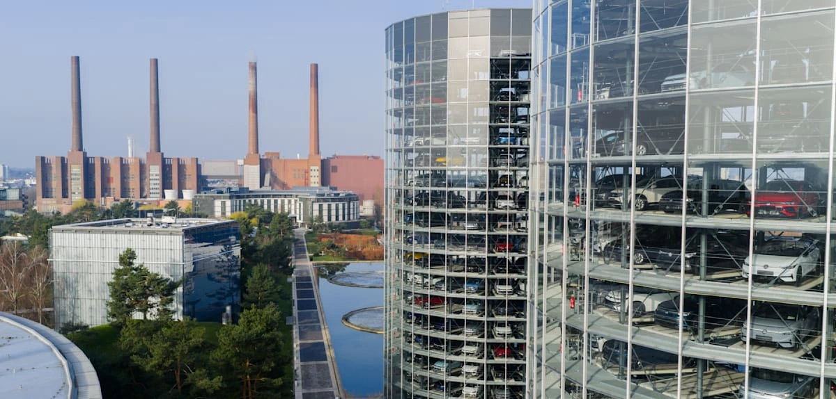 VW-Bosse schlagen in interner Umfrage Alarm –  Autokonzern existenzgefährdet