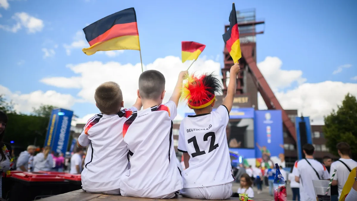 Bei Deutschlands WM-Start 26 Grad: Aber danach foult uns das Wetter