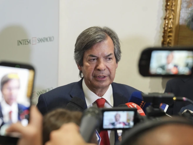 Intesa, opas da 30,6 miliardi su Mps. Messina: «Stabilità per il sistema. Quella di Banco Bpm è una lettera d’amore, la nostra un’offerta»