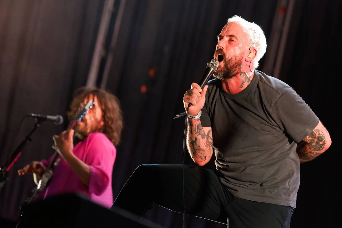 Idles despide el Bilbao BBK Live con un rock hecho catarsis