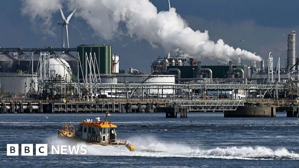 Pressure builds on Europe's biggest port to be greener
