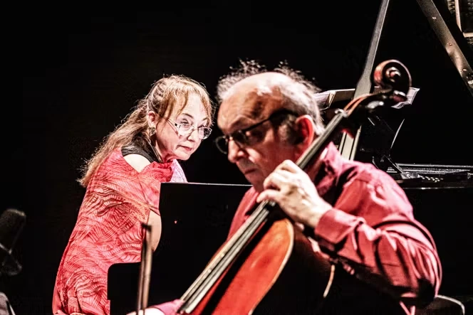 La musique contemporaine servie sur un plateau original à Cluny