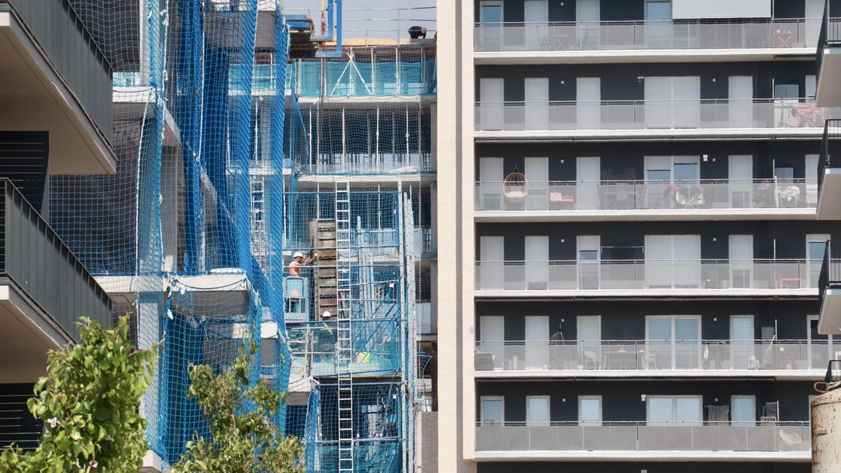 La Generalitat externaliza trámites urbanísticos para acelerar las licencias de construcción de vivienda