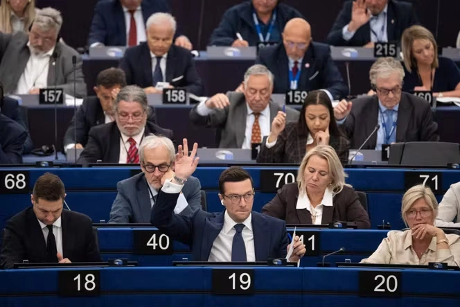 Usage des fonds européens : malgré de nouvelles révélations sur des infractions du RN, la droite et l’extrême droite s’allient pour une réponse minimale