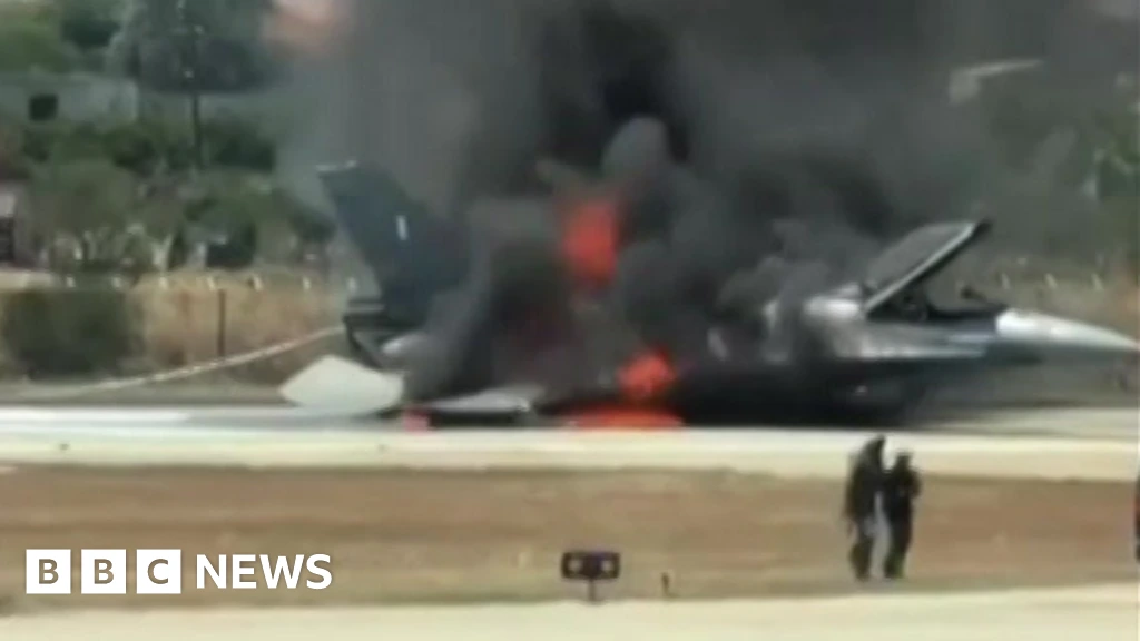 Greek F-16 fighter jet crash-lands at busy Zakynthos airport
