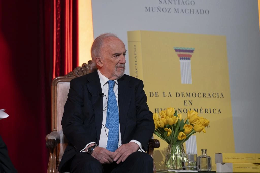 La RAE responde con argumentos históricos a Junts por sus críticas a 'La gran aventura de la lengua española': "Los monarcas se abstuvieron siempre de imponer el castellano"