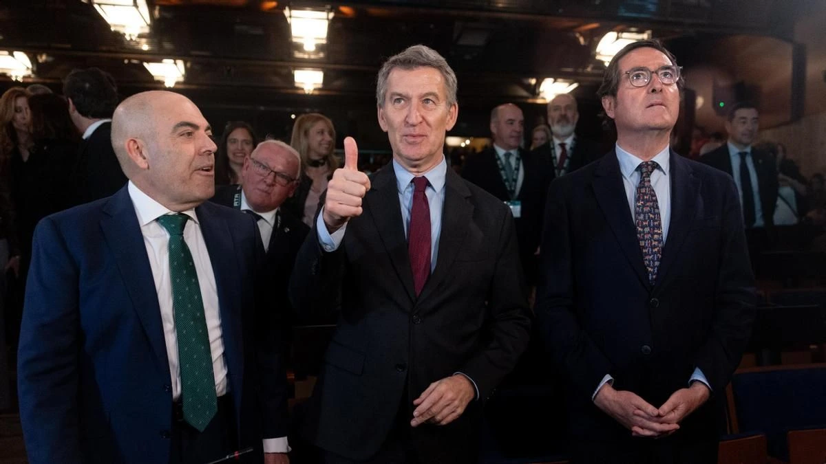 El PP y la patronal tratan de enfrentar a los trabajadores por el aumento de bajas: “Perjudica a los compañeros”