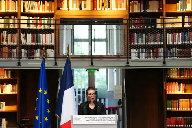 Le plan contre le racisme, l’antisémitisme et les discriminations laisse les acteurs du secteur sur leur faim