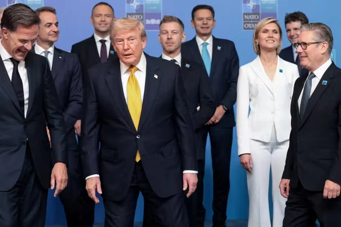 Au sommet de l’OTAN, Donald Trump alterne menaces et effusions, rassure ses alliés et apporte un nouveau soutien à l’Ukraine