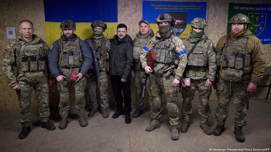 Zelenski crea fuerza militar de reacción rápida para Ucrania