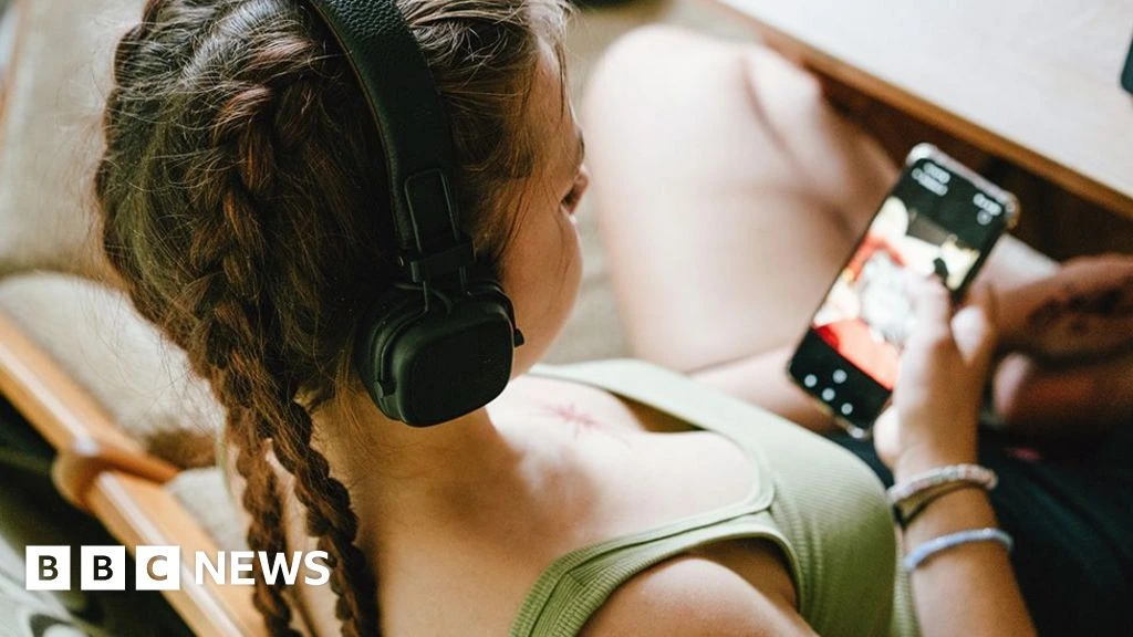 YouTube still recommending eating disorder videos to teens, research finds