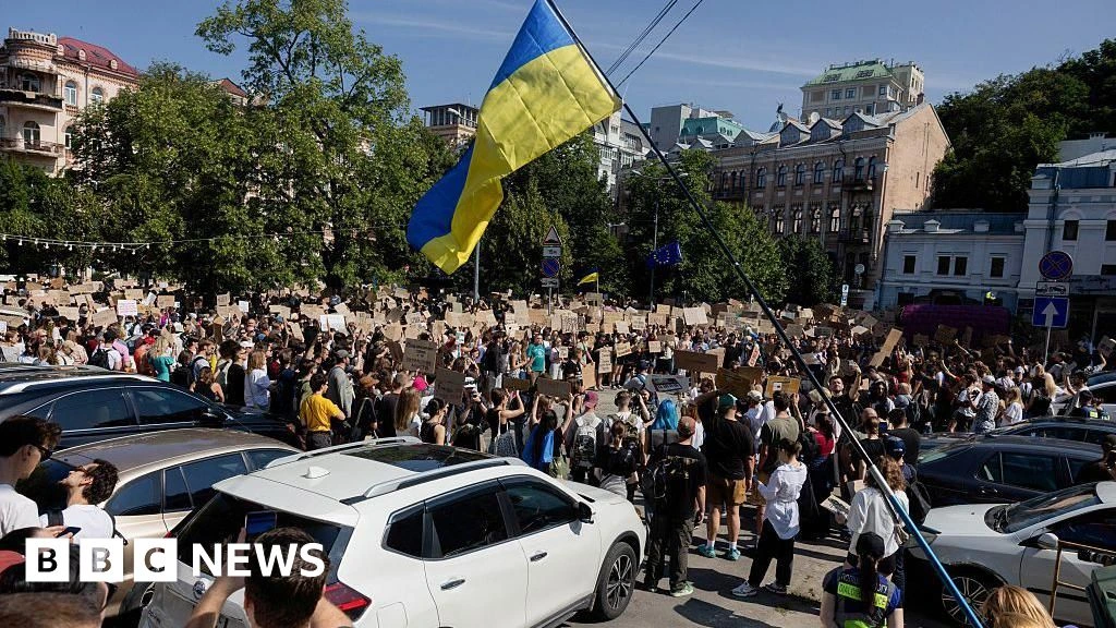 Protests in Ukraine's cities against Zelensky's removal of defence minister
