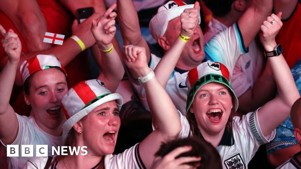 Starmer hints at bank holiday if England win World Cup