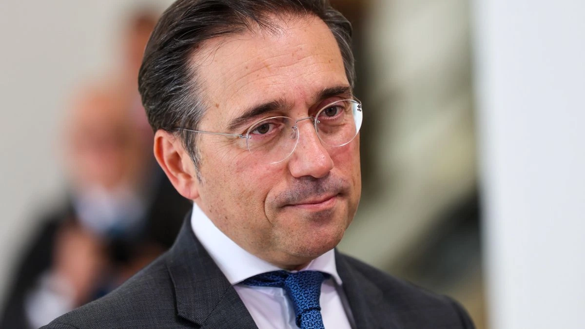 Albares, sobre el voto exterior: “PP y Vox no quieren que 3,5 millones de españoles puedan votar”