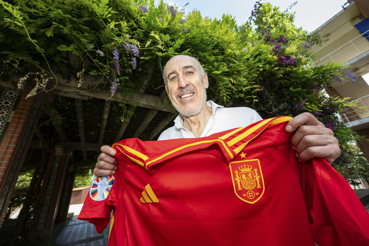 Manu Sarabia reclama sanar la herida: ''Que ganen a Francia por Arconada y por el gol más injusto de la historia'