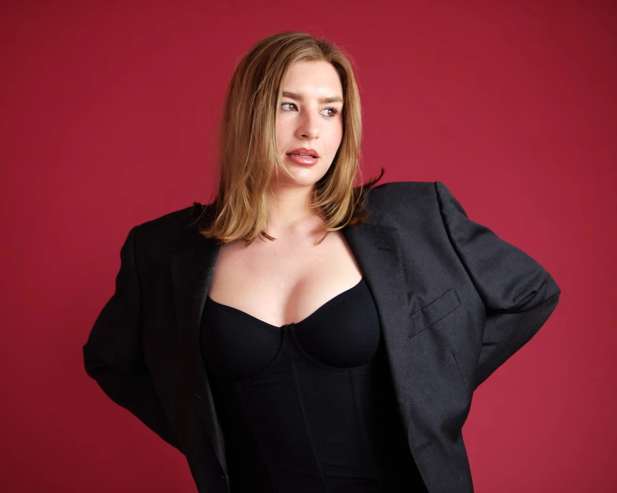 ‘People treat each other as disposable’: dating columnist turned novelist Annie Lord on love and sex in the age of apps