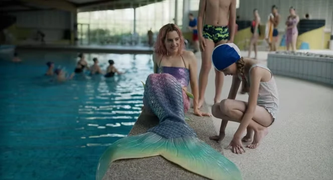 « Miss Mermaid » : une histoire loufoque de femme à queue de poisson, portée par l’actrice Aloïse Sauvage